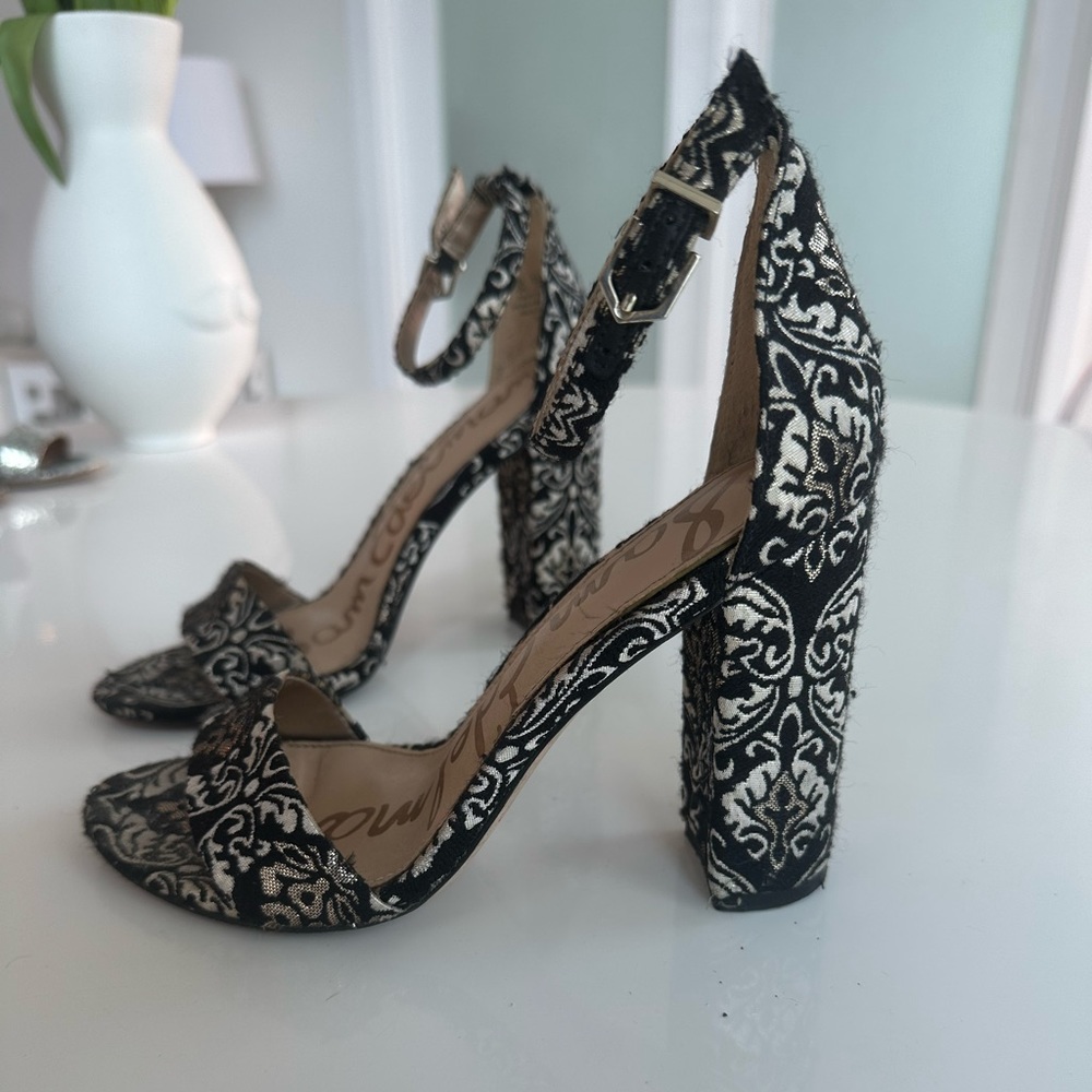 Women’s Sam Edelman Yaro Heel - black and gold brocade  size 6